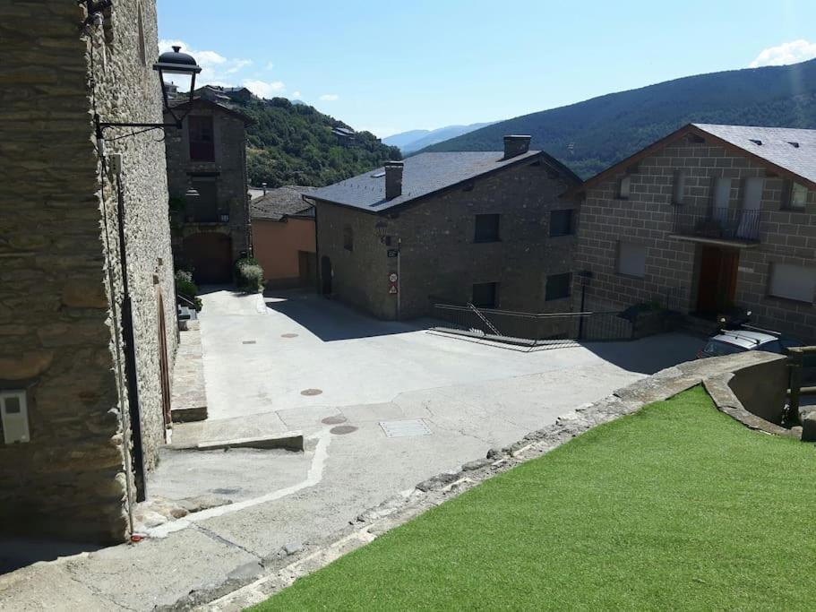 Apartament Gran Pirineu Montferrer Exteriér fotografie