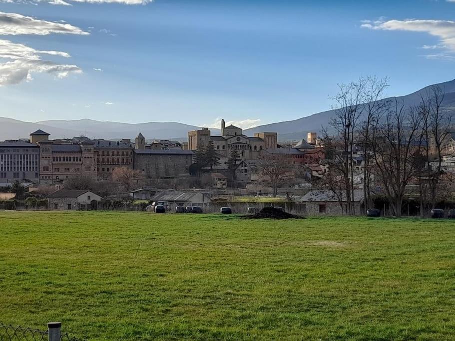 Apartament Gran Pirineu Montferrer Exteriér fotografie